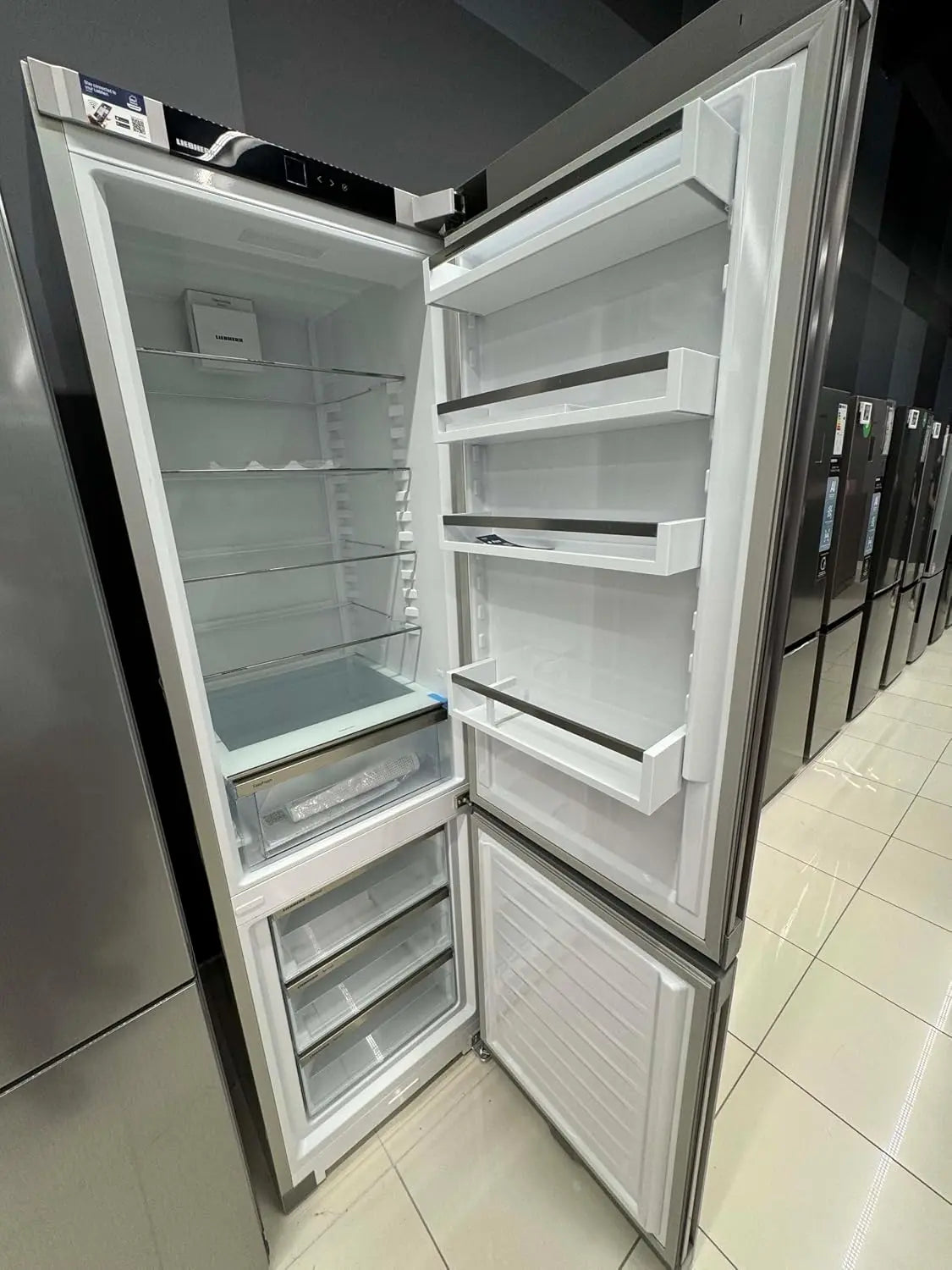 Frigorifero LIEBHERR - per la conservazione ordinata di alimenti e bevande